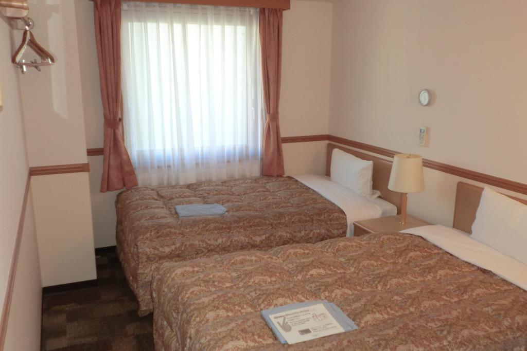 Toyoko Inn Hokkaido Sapporo-Eki Nishi-Guchi Hokudai Mae Exterior photo