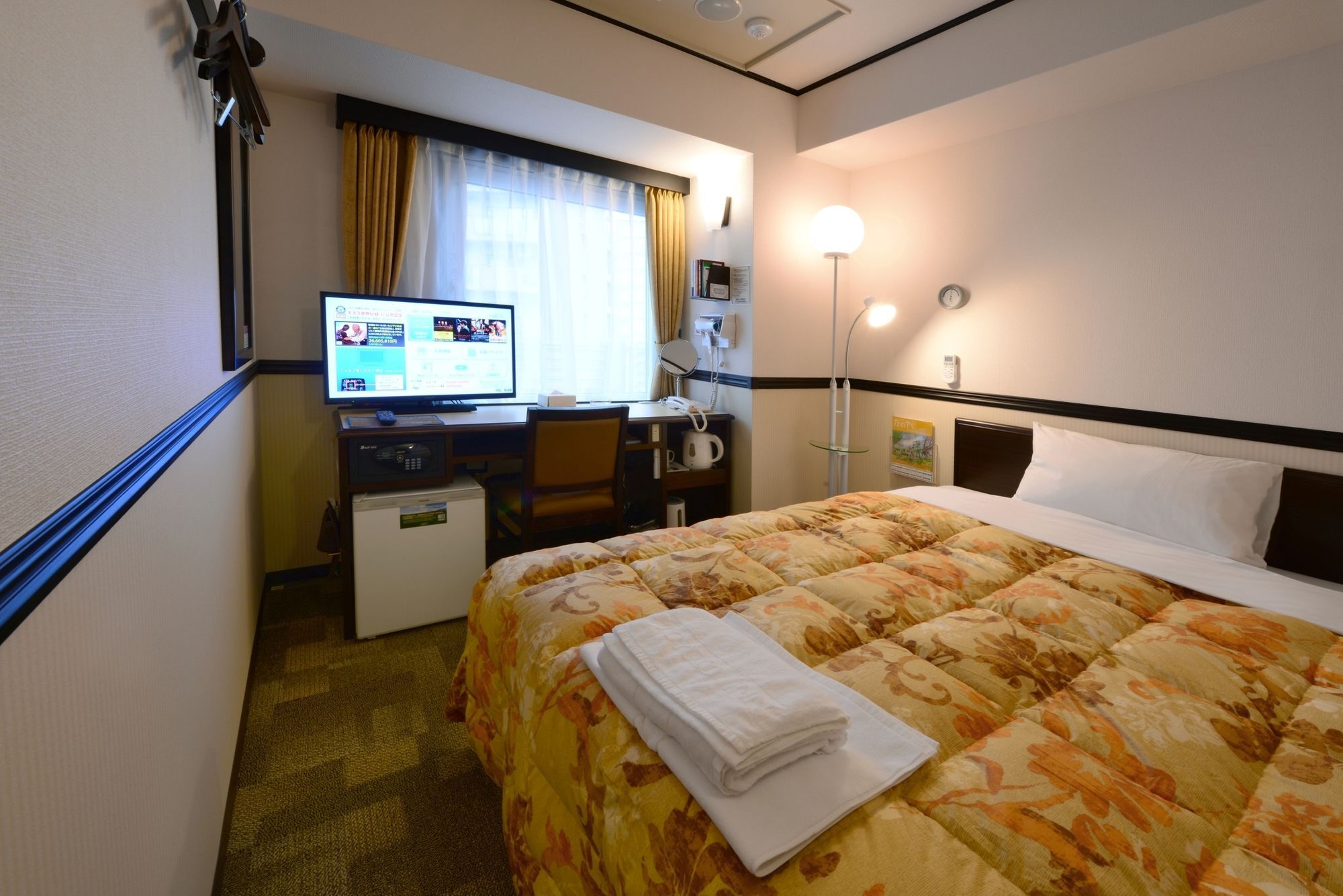 Toyoko Inn Hokkaido Sapporo-Eki Nishi-Guchi Hokudai Mae Exterior photo